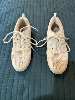 Breathable White Knit Lace-Up Sneakers